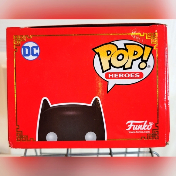 New Funko Pop! Exclusive Imperial Palace Metallic Batman LE3000 #374 - Picture 6 of 7